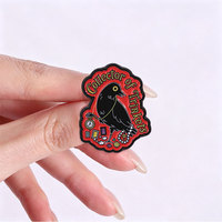 Broche vintage émaillée en forme de corbeau, badge métallique avec slogan pour collectionneur, ornement pour veste, sac à dos ou vêtement