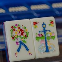 Set Permainan Mahjong Amerika dengan Motif London, Termasuk Landmark Kota, Teh, Hidangan Penutup, Bunga, Angin, dan Joker