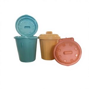 Cestino per Rifiuti in Plastica ZAA con Coperchio - Modello AO-0616-2 14.5x17 CM - Product Image 1