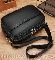 Sac bandoulière homme le plus populaire, personnalisable OEM/ODM avec logo, double fermeture éclair, multi-couches, grande capacité, pour le streetwear et le quotidien
