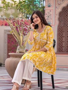 Conjunto de impresión de rayón de calidad estándar para vestidos informales de fiesta y Festival disponibles a un precio asequible - Product Image 6