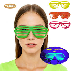 Gafas <span class=keywords><strong>de</strong></span> Fiesta <span class=keywords><strong>de</strong></span> Neón YACHEN <span class=keywords><strong>de</strong></span> <span class=keywords><strong>los</strong></span> 80 y <span class=keywords><strong>90</strong></span> para Niños y Adultos, Artículos para Fiestas <span class=keywords><strong>de</strong></span> Cumpleaños Hora Loca, Gafas <span class=keywords><strong>de</strong></span> Sol <span class=keywords><strong>de</strong></span> Plástico - Product Image 1