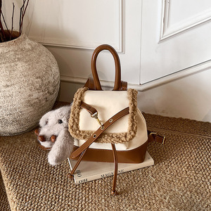 <span class=keywords><strong>Zaino</strong></span> da <span class=keywords><strong>donna</strong></span> in pelliccia <span class=keywords><strong>di</strong></span> agnello con coulisse in <span class=keywords><strong>pelle</strong></span> PU color caramello, personalizzabile con logo, texture avanzata, modello 2026 - Novità - Product Image 2