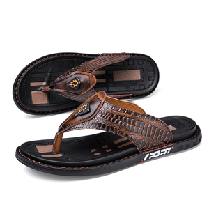 Tongs en cuir véritable pour hommes, sandales de plage à motif crocodile, pantoufles d'extérieur antidérapantes, tailles 38-45 - Product Image 1