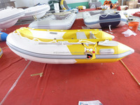 Bote Inflable de Pesca con Motor Fuera de Borda, de PVC y Aluminio