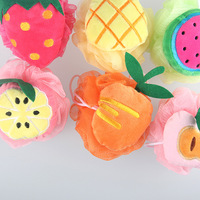40G Petites formes de fruits vibrants Matériau doux et sûr Pouf de bain en maille Éponge de douche pour enfants avec dessin animé