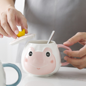 Taza de cerámica creativa de gran capacidad con bonito diseño femenino, alto nivel de apariencia, incluye tapa, cuchara, té, café, leche, uso doméstico - Product Image 3