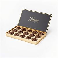 Boîte d'emballage de chocolat à la fraise de Dubai Bonbon Bar Carton rigide pour l'emballage de chocolat à prisme triangulaire