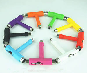 Outil en T de planche à roulettes avec logo personnalisé Couleur de mélange à faible quantité minimale de commande pour patin à roulettes Longboard coloré Pièces d'outils pour adultes prêtes à être expédiées - Product Image 1