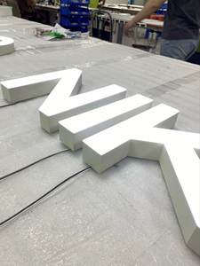 حروف LED مخصصة مضاءة من الأمام، حروف قناة LED، حروف ثلاثية الأبعاد من الفولاذ المقاوم للصدأ، لافتات LED مضاءة للاستخدام الخارجي للأعمال التجارية - Product Image 6