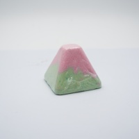 Boule de Bain Explosive en Forme de Pyramide – Trois Types, Couleurs Assorties – Pour une Peau Douce et Tendre – Spa Corporel pour le Bain