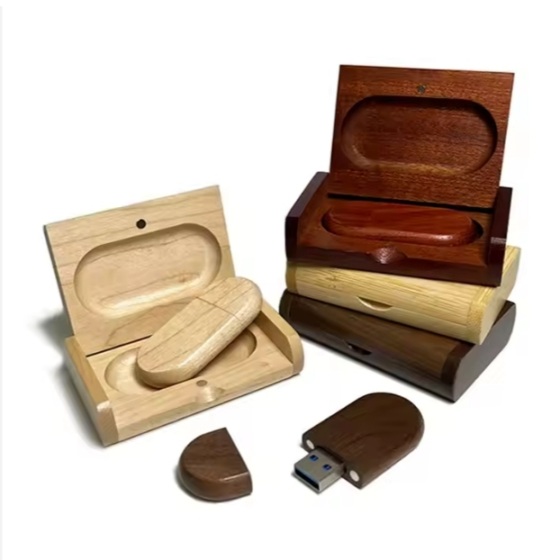 Custom LOGO Wedding USB Flash Drive Wooden Bamboo Maple Redwood 2.0/3.0 Compatible 16GB to 64GB Capacity