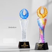 Trophée en cristal personnalisé - Coupe de récompense sportive avec design moderne 8*8*27cm, logo et couleur personnalisés pour cadeaux d'affaires