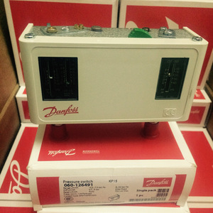 Pressostat Danfoss KP5 060-117191 SPDT G1/2 Filetage pour air IP21 Plastique Fabriqué en Inde - Product Image 2