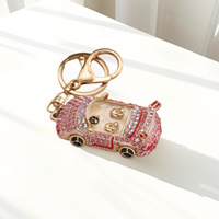 Mini porte-clés de voiture 3D de dessin animé, strass scintillants, simulation de voiture, pendentifs pour sac, mini porte-clés de voiture en métal avec logo personnalisé