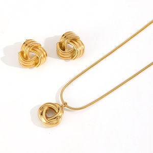 Conjunto de collar y aretes geométricos de acero inoxidable, diseño de anillo triangular, unisex, para uso diario, joyería fina - Product Image 3