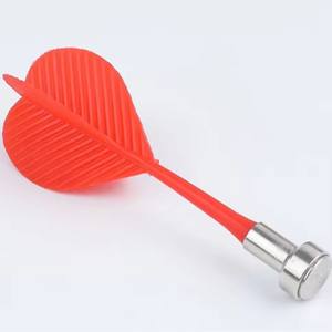 لعبة مغناطيسية داخلية للأطفال مع دارتبوارد بلاستيكية وسهام مغناطيسية - Product Image 4