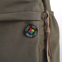 Broche en forme de pièce de puzzle en émail, accessoire unique pour les sacs à dos, les chapeaux, les vêtements, soutien à la sensibilisation à l'autisme