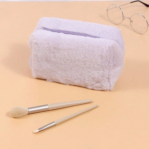 Carino Fuzzy per la grande borsa da donna rosa di cosmetici alla moda morbida pelliccia sintetica con cerniera custodia portatile per il trucco da viaggio - Product Image 3