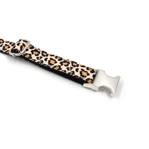 Bumopet New Arrival Hunde zubehör Luxus Soft <span class=keywords><strong>Comfortable</strong></span> Hunde halsband Leoparden muster Samt Metalls chnalle Hunde halsband - Product Image 5
