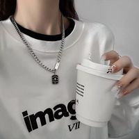 Collier de plaque signalétique à la mode pour hommes à la mode All-Match Design Light Luxury Niche Fashion Stainless Steel Pearl Clavicule Chain Cubain