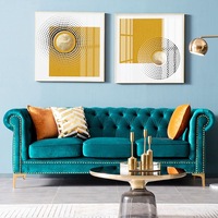 Ensemble de canapés Chesterfield en velours élégant, design moderne, pour utilisation en hôtel, pieds dorés, rembourrage en éponge