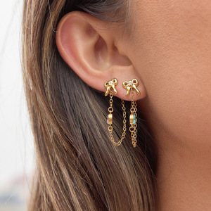 ต่างหูห้อยรูปโบว์สแตนเลสสตีลเคลือบทอง 18K ประดับมุกน้ำจืดและคริสตัลทรงพู่ สำหรับผู้หญิงใส่ได้ทุกวัน - Product Image 2