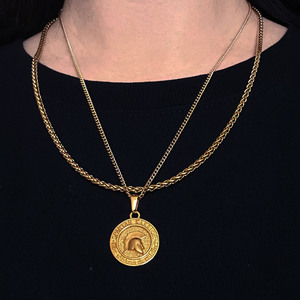 Collana con ciondolo guerriero spartano personalizzato per donna uomo collana a strati con gioielli placcati in oro in acciaio inossidabile set regalo di natale - Product Image 1
