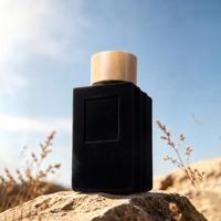 Flacons de parfum en verre noir velours carrés haut de gamme personnalisés de 50 ml et 100 ml avec impression sérigraphique et bords pressés, pour cosmétiques