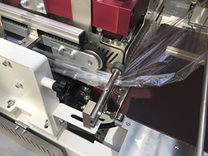 Machine automatique de scellage latéral et de tunnel de rétraction CXLA-400, haute efficacité pour les lignes de production d'emballage en série - Product Image 5