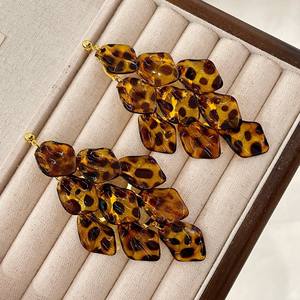 Pendientes Colgantes de Acrílico Vintage con Borlas, Joyería de Fiesta para Mujer, Pendientes de Resina con Estampado de Leopardo, Diseño Novedoso 2025 - Product Image 2