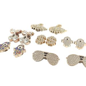 Offres Spéciales : Breloques pour Chaussures Légères en Plastique ABS, Fleur à Cinq Pétales Brillante <span class=keywords><strong>Or</strong></span> Rose et Argent, Accessoires de <span class=keywords><strong>D</strong></span>écoration pour Sabots - Product Image 1