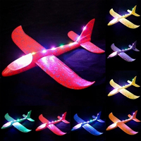 48cm Plastik-LED-Lichtflugzeug Fliegendes Spielzeug für Kinder Outdoor-Sport Geburtstag Weihnachten Neujahr Party-Geschenke