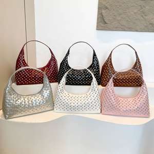 Sac à bandoulière pour femme en cuir PU, style hobo, tendance, décontracté, pour l'extérieur, avec rivets, pour jeunes femmes, très vendu - Product Image 1