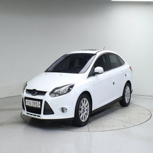 Ford Focus 2.0 TDCi d'occasion de grande valeur, boîte automatique, moteur diesel, boîte de vitesses fluide, conduite confortable ou véhicule urbain - Product Image 5