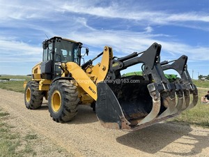 Disponible para la Venta, la Cargadora CAT 926M, una Cargadora Usada de CATERPILLAR con una Cuchara Grande que Cumple con las Normas SAE e ISO - Product Image 2