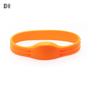 Pulsera RFID con logotipo personalizado 13,56 Mhz, pulsera NFC de silicona resistente al agua con grabable, n. ° 2 - Product Image 3