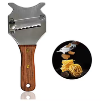Trancheuse à truffes en acier inoxydable de haute qualité Trancheuse à chocolat Fromage Râpe professionnelle Gadgets de cuisine utiles avec manche en bois