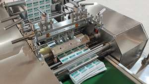 <span class=keywords><strong>Glycémie</strong></span> médicale professionnelle une sortie Six tampon d'alcool unique Machine de fabrication de tampon de préparation d'alcool Machine de fabrication de tampon - Product Image 6