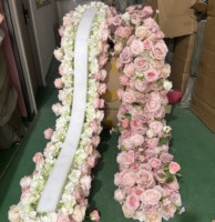 J-FR110 Vente en gros de rangées de fleurs artificielles pour la décoration de mariage, chemin de table en fleurs de soie rose, chemin de table en fleurs de soie artificielles