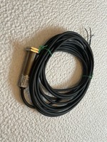 Sensor Induktif Tipe: Bes 516-326-bo-c-pu Kondisi Sangat Baik Baru Asli Otomasi Industri Kontrol Terprogram Plc