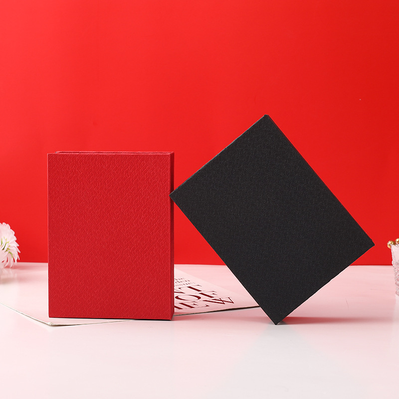 สีแดงและสีดำ