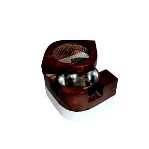 Majestuoso Quemador de Incienso Árabe de Madera y Cuero en Forma de Media Luna para Decoración Tradicional Islámica del Hogar y la Mezquita - Product Image 1