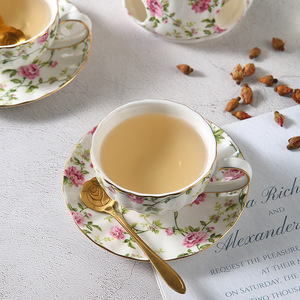 Juego de Tazas y Platos de Cerámica de Estilo Rural Moderno, Taza de Té y Café con Borde Dorado para Fiestas en Casa, para Beber Agua - Product Image 2