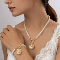 Ensemble collier et bracelet unisexe style plage, chic minimaliste, avec fermoir OT, fausses perles et coquillages - Idéal pour la fête des Mères