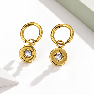 ต่างหูห่วงรูปดาวประดับเหรียญทอง 14K ชุบทองสุญญากาศบนสแตนเลสสตีล - Product Image 1