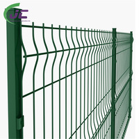 Panneau de clôture de sécurité en treillis d'acier soudé incurvé en 3D pour la modélisation 3D de yard Ranch avec revêtement en PVC et couleur personnalisée