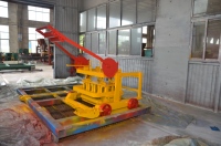 Chine Machine portative de fabrication de briques de ponte d'oeufs de petit moteur diesel mobile abordable de QMR4-45 pour le grand bénéfice fabriqué en fabricant
