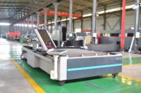 Fabricant chinois de machine de découpe laser à fibre automatique à table unique FSCUT Raytools 3015 6000W pour tôles de grand format