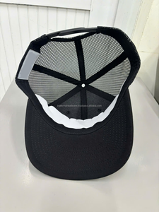 Casquette de camionneur noire de haute qualité personnalisée pour hommes, 5 panneaux, profil haut, maille respirante, avec logo brodé. - Product Image 4